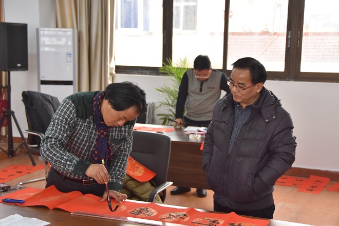 老街文旅公司開(kāi)展“迎新春、寫(xiě)春聯(lián)”活動(dòng)